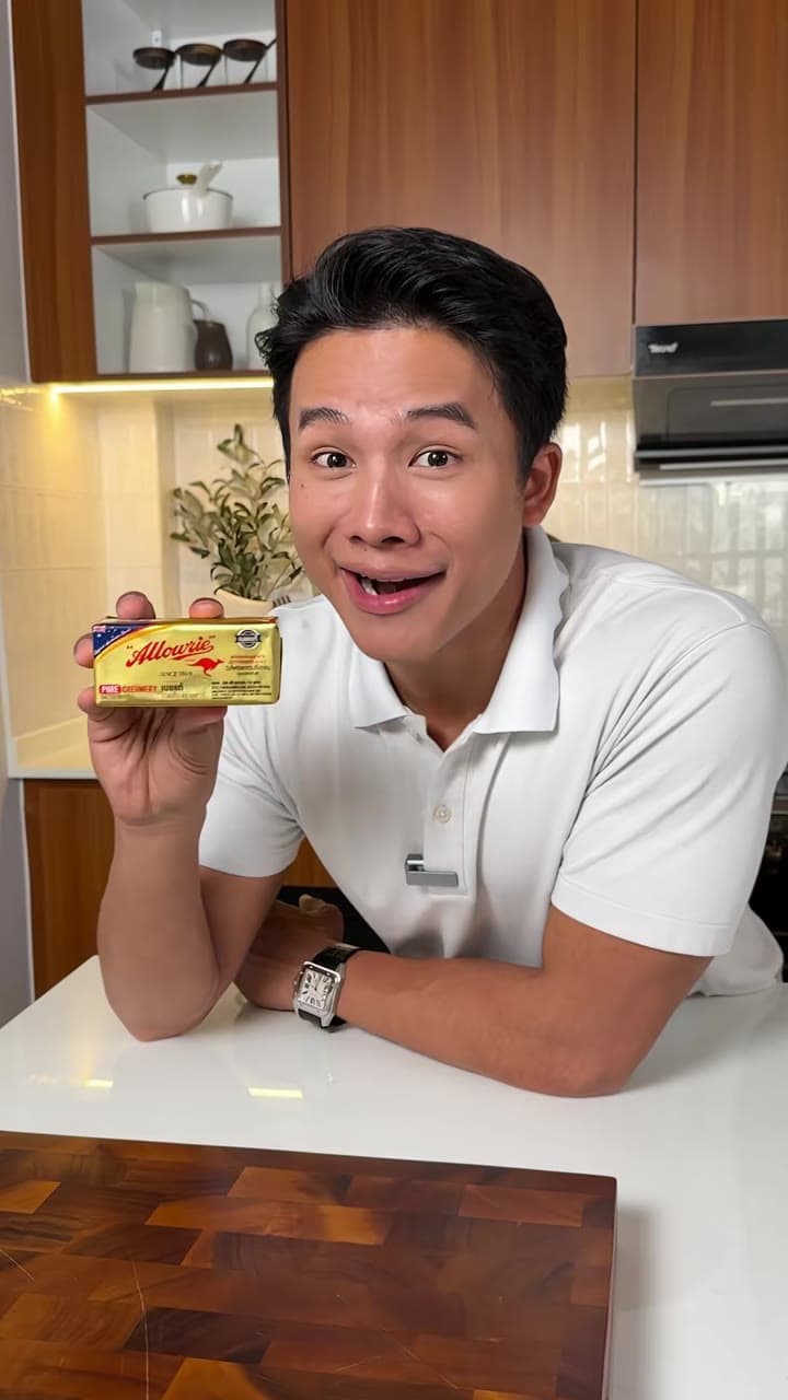 เชฟอิน ชูเนย Allowrie หนึ่งแพ็กข้างใบหน้าที่เคาน์เตอร์