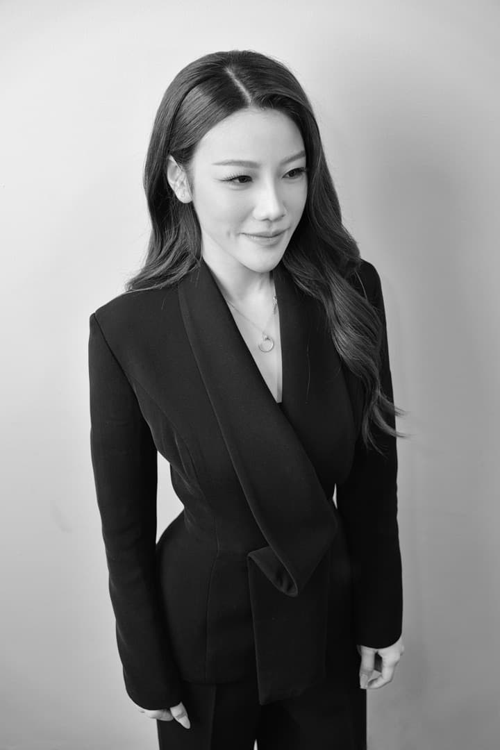 A member of the Seal Interactive team