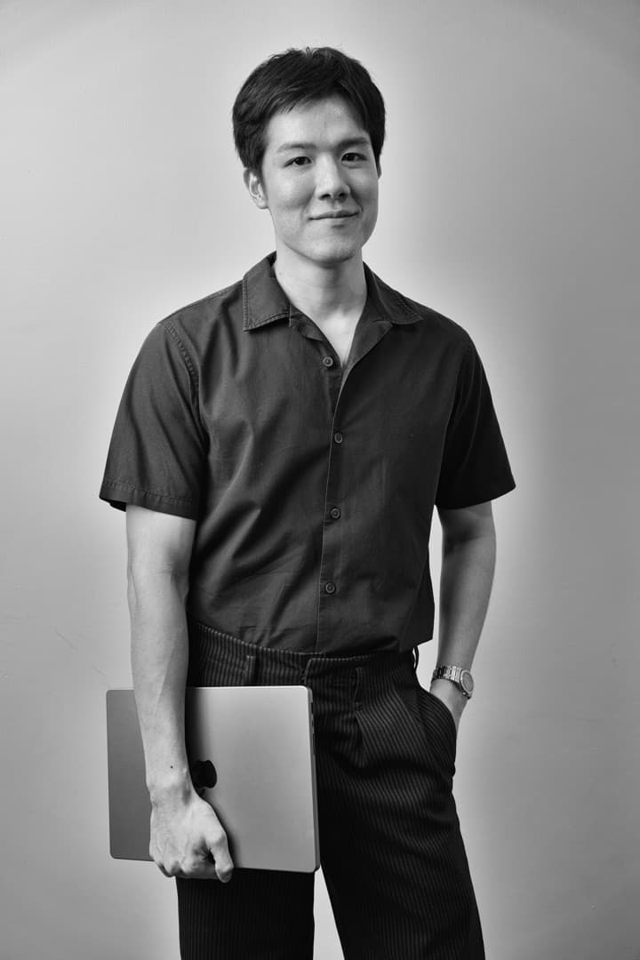 A member of the Seal Interactive team