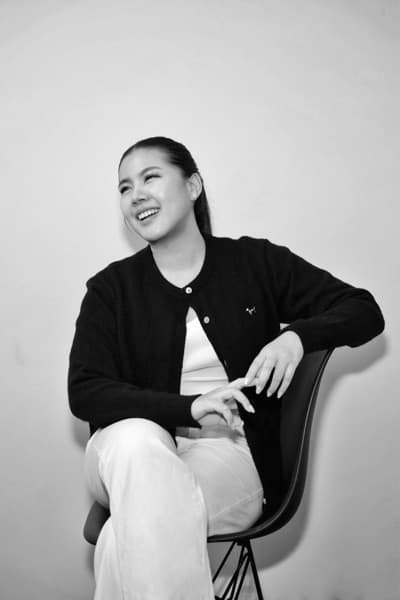 A member of the Seal Interactive team